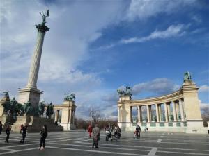 Heroes Square features statutes of Hungarian historic figures, with an art museum on either side